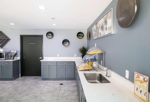 Baymont by Wyndham College Park Atlanta Airport South Hotel in College Park