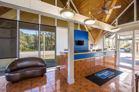 Super 8 by Wyndham Macon GA Hotel in Macon