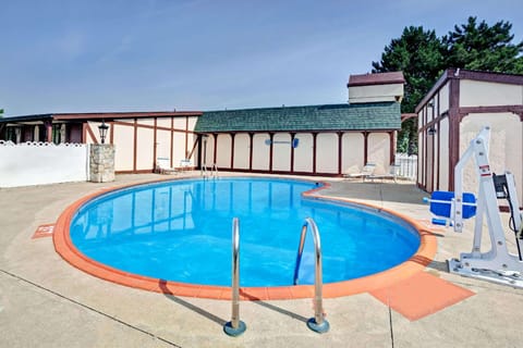 Inn Madison Heights, MI Resort in Madison Heights