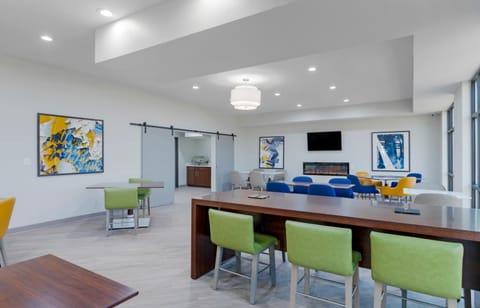 Shared lounge/TV area