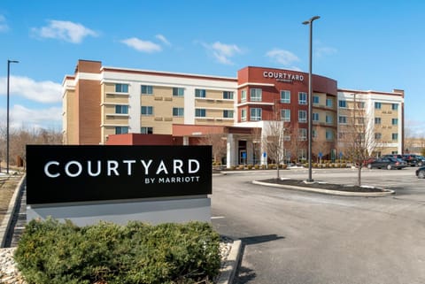 Courtyard by Marriott Toledo North Hotel in Toledo