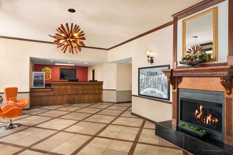 Super 8 By Wyndham Clinton Hotel in Jackson