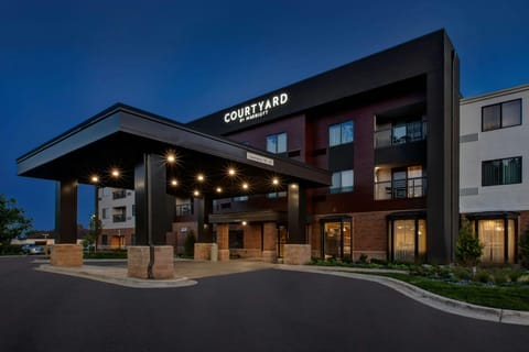Courtyard by Marriott Traverse City Hotel in Traverse City