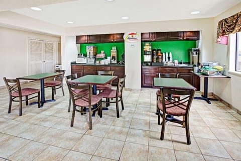 Super 8 by Wyndham Baytown / I-10 Hotel in Baytown