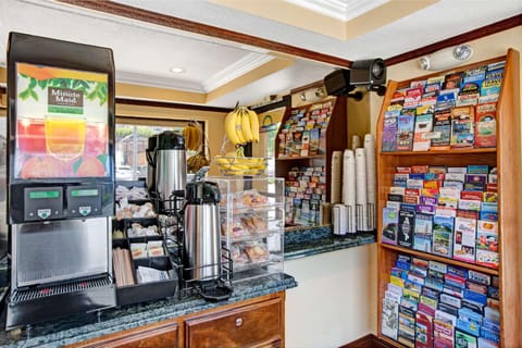 Days Inn by Wyndham San Francisco - Lombard Hotel in San Francisco