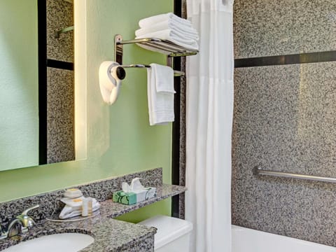 Days Inn by Wyndham San Francisco - Lombard Hotel in San Francisco