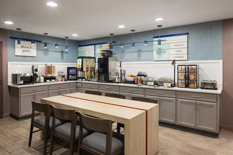 Garner Hotel Phoenix Northwest – Surprise by IHG Hotel in Surprise