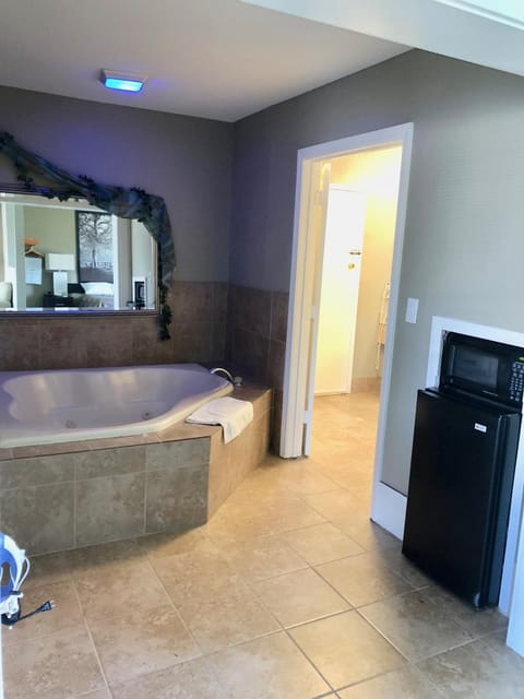 Super 8 By Wyndham Tupelo Airport Hotel in Tupelo