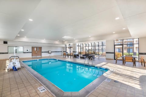 Comfort Inn & Suites Arlington Heights - Buffalo Grove Hotel in Palatine