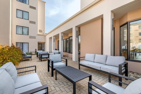 Comfort Inn & Suites Arlington Heights - Buffalo Grove Hotel in Palatine