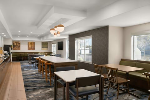 Fairfield by Marriott Inn & Suites Chicago Naperville/Aurora Hotel in Warrenville