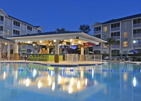 Swimming pool [outdoor]