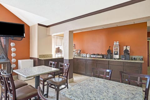 Microtel Inn & Suites by Wyndham Houston Hotel in Nassau Bay