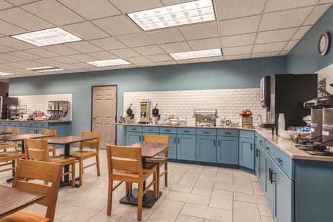 Country Inn & Suites by Radisson, Dakota Dunes, SD Hotel in Sioux City