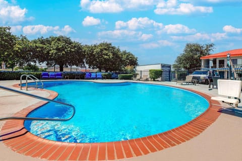 Days Inn by Wyndham South Fort Worth Hotel in Fort Worth