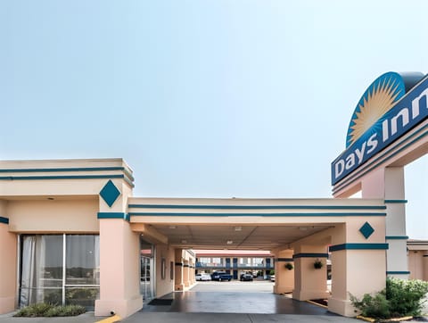 Days Inn by Wyndham South Fort Worth Hotel in Fort Worth