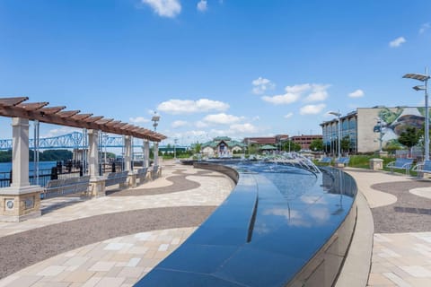 Super 8 By Wyndham Owensboro Hotel in Owensboro