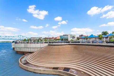 Super 8 By Wyndham Owensboro Hotel in Owensboro