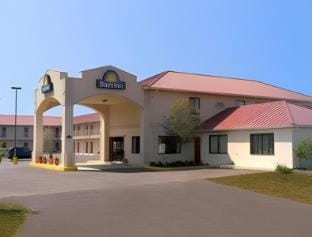 Days Inn by Wyndham Centre Hotel in Weiss Lake