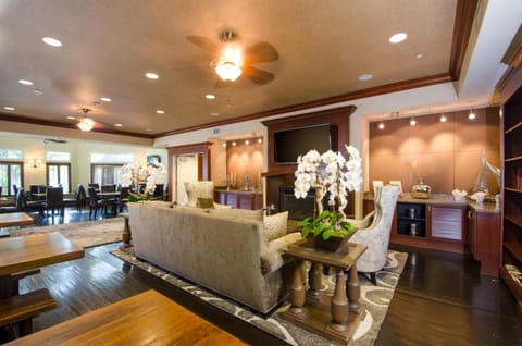 Shared lounge/TV area