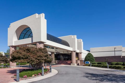 Super 8 By Wyndham Dalton/Convention Center Area Hotel in Dalton