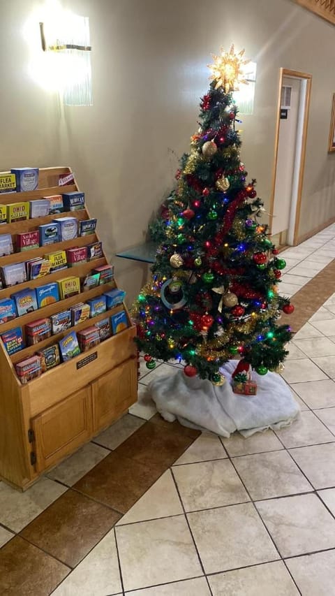 Super 8 By Wyndham Columbia City Hotel in Indiana