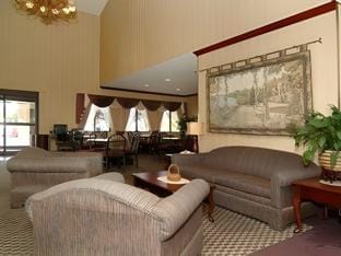 A VICTORY SUITES - WARREN Hotel in Warren