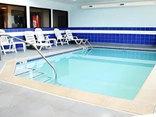 A VICTORY SUITES - WARREN Hotel in Warren