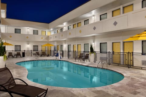 Hotel Bo, a Days Inn by Wyndham Chattanooga Downtown Hotel in Chattanooga