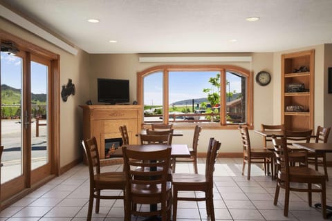 Super 8 By Wyndham Sturgis Hotel in Sturgis