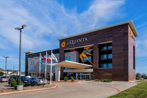 La Quinta Inn & Suites by Wyndham Houston Cypress Hotel in Cypress