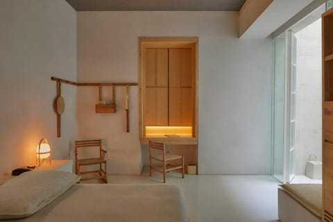 Amenity (Guest room)