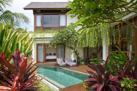 Anandathu Villas - Tropical Pool Villa in Canggu Resort in North Kuta