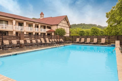 Baymont by Wyndham Helen Hotel in Helen