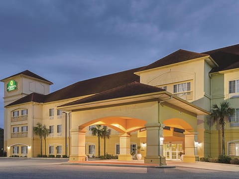 La Quinta Inn & Suites by Wyndham Mobile Satsuma / Saraland Hotel in Saraland