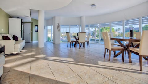 CRYSTAL PALMS BEACH RESORT Hotel in Treasure Island