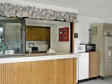 Super Inn by OYO Lansing MI Hotel in Lansing