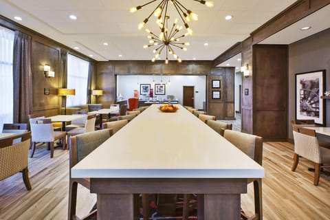 Hampton Inn Detroit/Dearborn Hotel in Dearborn Heights