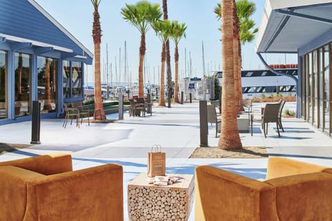 DoubleTree by Hilton Hotel Berkeley Marina Hotel in Berkeley