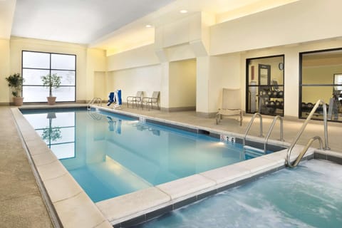 DoubleTree by Hilton Hotel Milwaukee - Brookfield Hotel in Brookfield