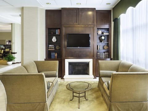 DoubleTree by Hilton Hotel Milwaukee - Brookfield Hotel in Brookfield