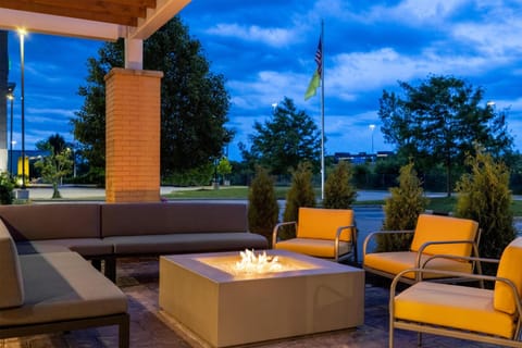 Home2 Suites by Hilton Milwaukee Brookfield Hotel in Brookfield