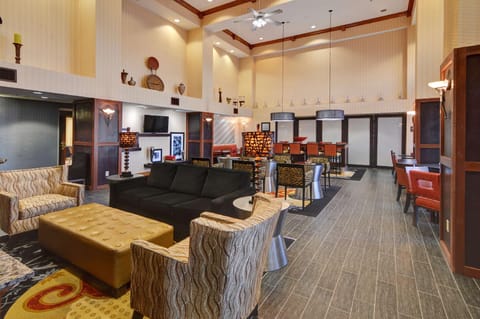 Hampton Inn & Suites Lawton Hotel in Lawton