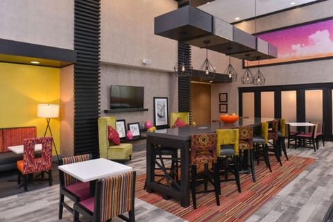 Hampton Inn & Suites Ames Hotel in Ames