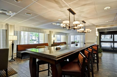 Hampton Inn Charleston/Mt. Pleasant-Patriots Point Hotel in Mount Pleasant