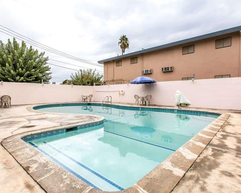 Rodeway Inn Near University-Gateway to Yosemite Hotel in Merced