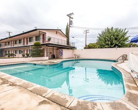 Rodeway Inn Near University-Gateway to Yosemite Hotel in Merced