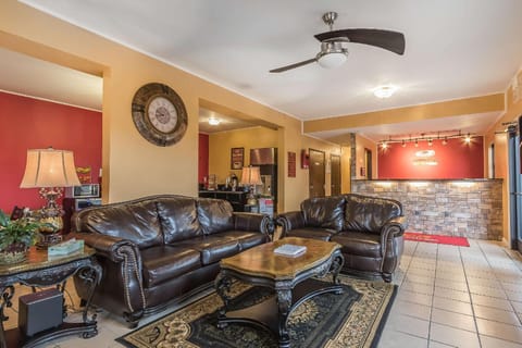 Econo Lodge Martin Hotel in Tennessee