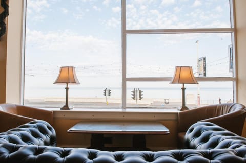 Shared lounge/TV area