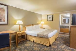 FairBridge Inn Express Battle Creek Inn in Battle Creek